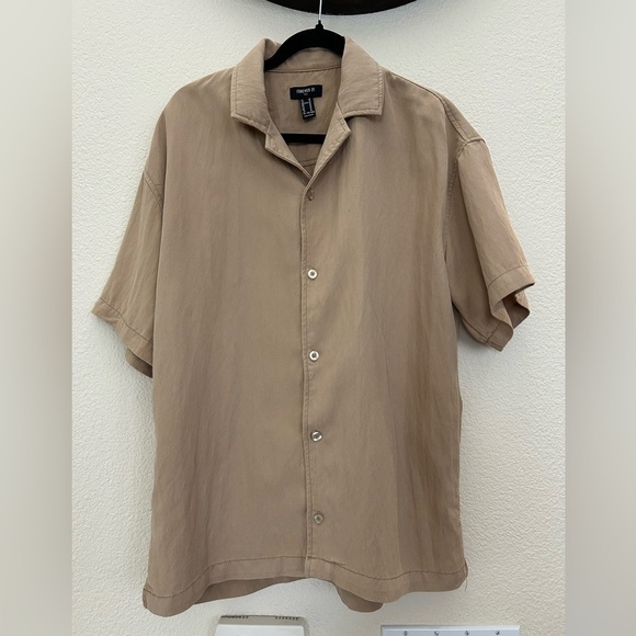 Forever 21 Men's Camp Collar Button-Up short sleeve Shirt size M color tan - Picture 1 of 7